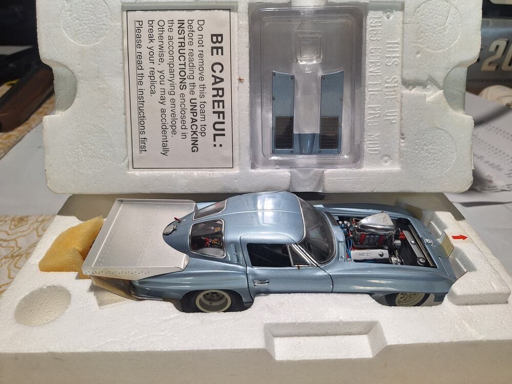 Danbury Mint 1963 Corvette Pro Mod 1:24 Diecast Drag Car w/Box - Excellent